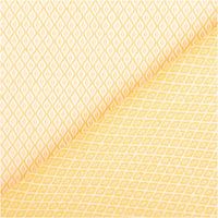 Dekostoff Dobby Diamond Mini Rauten Warm Yellow gelb ecru 1,40m Breite Detailaufnahme eines gelben geometrischen Musters auf Baumwollstoff, diagonale Ansicht.