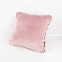 93619-Samtkissen-LeVelvet-mit-Kederumrandung-und-Federfuellung-rosa-70x70cm-von-SCHoeNER-LEBEN--90227-Samtkissen-LeVelvet-mit-Kederumrandung-und-Federfuellung-rosa-70x70cm-von-SCHoeNER-_2.jpg Kissenhülle Samt LeVelvet mit Kederumrandung rosa 70x70 cm, gefüllt fotografiert