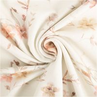 Der hochwertige Bio French Terry Baumwollstoff Schwäne Blumen wollweiß rosa 145cm besticht durch sein verträumtes Motiv. Ideal für bequeme Kinderbekleidung, Sweatshirts oder weiche Accessoires - kunstvoll eingedreht in Falten
