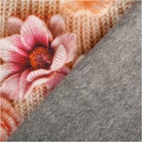Der weiche Alpenfleece Stoff Digitaldruck Strickoptik Blüten wollweiß rosa 1,50m Breite überzeugt durch sein realistisches Blumenmuster. Ideal für wärmende Pullover, gemütliche Decken oder winterliche Accessoires - mit Rueckseite