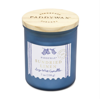 Paddywax Coastal Duftkerze Sundried Linen im blauen Glas mit Holzdeckel