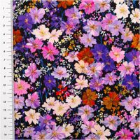 93684-Viskose-Stoff-fuer-Bekleidung-Blumen-lila-140cm-Stoffbreite-IMG-6885.jpg Der hochwertige Viskose Stoff für Bekleidung Blumen lila 140cm Stoffbreite besticht durch ein dichtes Blütenmeer in verschiedenen Violett-, Pink- und Orangetönen auf dunklem Grund. Ein fließendes Material für kreative Nähprojekte - mit Massband