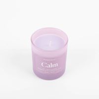 93758-Duftkerze-Sojakerze-Wellness-Lavender-Calm-141gr-im-Glastopf-von-Paddywax-IMG-9524.jpg Diese hochwertige Duftkerze aus Sojawachs mit ätherischen Ölen sorgt für entspannende Wellness-Momente im lila Glastopf. Die Calm-Kerze von Paddywax bietet mit 141 g ein langanhaltendes und wohltuendes Dufterlebnis - von oben