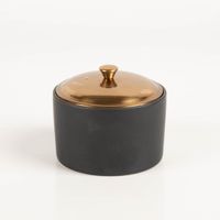 Schwarze Paddywax Hygge Duftkerze Bergamot & Mahogany im Keramiktopf mit bronzefarbenem Metalldeckel
