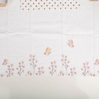 93775-Schuerze-aus-Baumwolle-Hase-weiss-braun-70x85cm-von-Clayre-und-Eef-IMG-5858.jpg Die hochwertige Schürze aus Baumwolle Hase weiß braun 70x85cm von Clayre & Eef besticht durch ihr verspieltes Hasenmotiv mit zarten Blumen und Punkten. Ein praktisches Accessoire für die Küche - Detailaufnahme