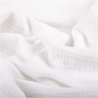 93800-Musselin-Stoff--Baumwollstoff-Double-Gauze-uni-Weiss-130-cm-IMG-6797.jpg Der hochwertige Musselin Stoff Baumwollstoff Double Gauze uni Weiß 130 cm besticht durch seine weiche, doppellagige Struktur in einem strahlenden, reinen Weiß. Ein vielseitiges Material für Ihre Nähprojekte - stilvoll drapiert