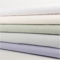 93800-Musselin-Stoff--Baumwollstoff-Double-Gauze-uni-Weiss-130-cm-IMG-6850.jpg Der hochwertige Musselin Stoff Baumwollstoff Double Gauze uni Weiß 130 cm besticht durch seine weiche, doppellagige Struktur in einem strahlenden, reinen Weiß. Ein vielseitiges Material für Ihre Nähprojekte - mit weiteren Stoffen praesentiert