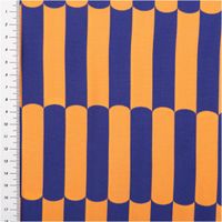 93805-Viskose-Stoff-Lenzing-EcoVero----Retro-kobaltblau-orange-140-cm-Breite-IMG-7165.jpg Der hochwertige Viskose Stoff Lenzing EcoVero™ Retro kobaltblau orange 140 cm Breite besticht durch sein grafisches Retro-Muster mit Wellen-Details in kräftigem Blau und Orange. Ein nachhaltiges Material - mit Massband
