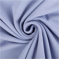 93810-Jersey-Stoff-Bio-Baumwolljersey-einfarbig-helles-Lavendel-1-5m-Breite-IMG-7363.jpg Dieser hochwertige Jersey Stoff Bio Baumwolljersey einfarbig helles Lavendel 1,5m Breite besticht durch seine gleichmäßige Oberfläche in einem sanften, kühlen Lavendelton. Ein dehnbares Bio-Material - kunstvoll eingedreht in Falten