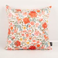 93821-Samtkissen-Kissenhuelle-Blumen-weiss-rot-orange-gelb-45x45-cm-IMG-7120.jpg Die hochwertige Samtkissen Kissenhülle Blumen weiß rot orange gelb 45x45 cm besticht durch ihr florale Design in leuchtenden Farben für gemütliche, weiche und stilvolle Akzente - Vollansicht