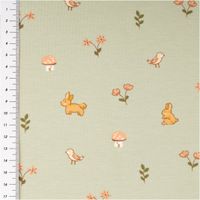 93864-Bio-Jersey-Stoff-Baumwolljersey-Kaninchen-gruen-1-48m-Breite-IMG-7267.jpg Der hochwertige Bio Jersey Stoff Baumwolljersey Kaninchen grün 1,48m Breite besticht durch sein niedliches Muster mit kleinen Hasen, Vögeln und Pilzen auf sanftem Grün - mit Massband