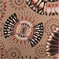 Der hochwertige Jacquard Stoff Premium Dekostoff Mandala Circle Sun taupe rot schwarz 1,4m Breite besticht durch sein detailreiches Mandala-Design für ausdrucksstarke, langlebige und stilvolle Nähprojekte - Nahaufnahme