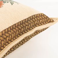 Detailaufnahme der Gobelin Kissenhülle Ananas beige braun 42x42 cm, sichtbar strukturierte Gobelin-Webart mit dekorativem Randmuster.