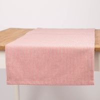 SCHÖNER LEBEN. Tischläufer mit schmalen Streifen in Rosa und Ecru, Dobbystoff 40x160 cm, gleichmäßig über Tischfläche ausgebreitet.