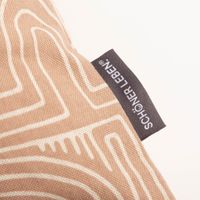 Kissenhülle Baumwolle Curve Maze Line braun natur in versch. Größen von SCHÖNER LEBEN. Kissenhülle Baumwolle Curve Maze Line braun natur in versch. Größen von SCHÖNER LEBEN, aus beigem Stoff mit abstraktem weißen