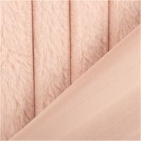 93922-Kunstfell-Breitcord-einfarbig-rosa-1-55m-Stoffbreite-IMG-8206.jpg Der hochwertige Kunstfell Breitcord einfarbig rosa 1,55m Stoffbreite besticht durch seine extrem weiche Haptik und die markante Streifenoptik für luxuriöse, gemütliche und individuelle Nähprojekte - mit Rueckseite