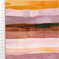 Der hochwertige Viskose Stoff Radiance Streifen Violett 1,42m Breite besticht durch sein künstlerisches Streifendesign in sanften Violett- und Beigetönen für individuelle, fließende Nähprojekte - mit Massband