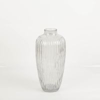 93945-Vase-aus-Glas-gerillt-grau-16x36cm-von-Werner-Voss-IMG-7874.jpg Die hochwertige Vase aus Glas gerillt grau 16x36cm von Werner Voss besticht durch ihre elegante Struktur für zeitlose, edle und stilvolle Akzente in Ihrem Zuhause - Nahaufnahme