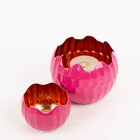 Windlicht Holi Neon-Pink Kupfer aus Metall 15x12cm von Werner Voss besticht durch lebendiges Design für farbenfrohe, gemütliche und stilvolle Akzente in Ihrem Zuhause - mit weiterem Windlicht praesentiert
