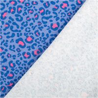 Rippjersey Rib Jersey Stoff Baumwolle Leo blau pink 1,2m Breite besticht durch auffälliges Animal-Print für modische, bequeme und stilvolle Nähprojekte in Ihrem Zuhause - mit Rueckseite