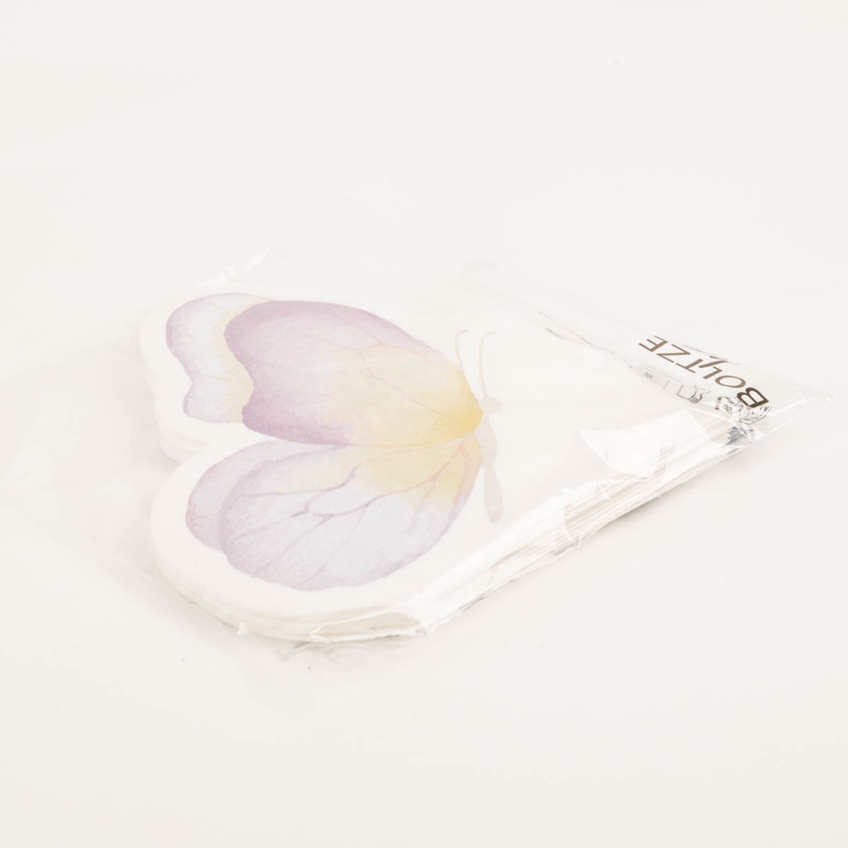 94079-Servietten-Schmetterling-violett-12-Stk-3-lagig-16-x15-cm-FSC-Papier-von-Boltze-IMG-9066.jpg Einzigartige Servietten in Schmetterlingsform von Boltze im 12er-Set. Das zarte Aquarell-Design in Violett und Gelb macht diese formgestanzten Servietten zu einem ganz besonderen Blickfang auf deiner Frühlings- oder Sommertafel - distanziert praesentiert