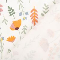 94088-Jersey-Stoff-Baumwolljersey-Flower-Field-Blumen-weiss-bunt-1-45m-Breite-IMG-9312.jpg Weißer Baumwolljersey mit 1,45m Breite und farbenfrohem Blumenmuster. Verschiedene illustrierte Blüten in Orange, Rosa und Blau sowie grüne Blattranken verteilen sich lebendig auf dem hellen Jersey-Stoff für ein fröhliches Sommerdesign - mit Rueckseite