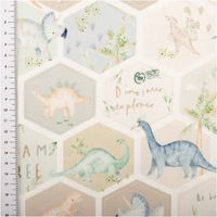 94100-Jersey-Stoff-Baumwolljersey-Digitaldruck-Dinosaurier-Hexagon-gruen-blau-beige-1-5-m-Breite-IMG-8504-58.jpg Jersey Stoff Baumwolljersey Digitaldruck Dinosaurier Hexagon grün blau beige 1,5m Breite besticht durch detailreiches Urzeit-Motiv für abenteuerliche, bequeme und stilvolle Nähprojekte in Ihrem Zuhause - mit Massband