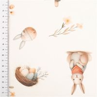 94104-Baumwollstoff-Halbpanama-Osterhasen-ecru-beige-apricot-1-40m-Breite-IMG-9727.jpg Ecrufarbener Baumwollstoff in Halbpanama-Bindung mit 1,40m Breite. Detailreich illustrierte Osterhasen in Latzhosen und Pullovern sowie zarte apricotfarbene Blumen schaffen ein nostalgisches, warmes Design auf dem festen, naturfarbenen Untergrund - mit Mas