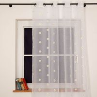 94109-Vorhang-oesenvorhang-transparent-Bluetenstickerei-weiss-gelb-140x260cm-IMG-0755.jpg Transparenter weißer Ösenvorhang mit gelber Blütenstickerei in 140x260 cm. Er verleiht Räumen eine luftige Leichtigkeit und lässt sich dank der Metallösen schnell und einfach an jeder Gardinenstange dekorieren - bei Nacht am Fenster praesentiert
