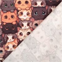 Brauner Baumwolljersey mit 1,48m Breite und detailreichem Katzen-Digitaldruck. Das flächendeckende Muster zeigt niedliche, illustrierte Katzenköpfe in Braun-, Beige- und Grautönen mit großen, ausdrucksstarken Augen für ein lebendiges, verspieltes Stoffdesi