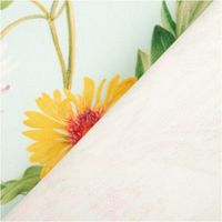94193-Outdoorstoff-Digitaldruck-Wiesenblumen-hellblau-bunt-1-40m-Breite-IMG-1197.jpg Hellblauer Outdoorstoff mit botanischem Digitaldruck üppiger Wiesenblumen in leuchtendem Orange und Lila mit zarten grünen Stängeln und Knospen, 1,40 m breit - mit Rueckseite
