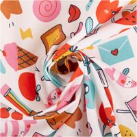 Dieser hochwertige, beschichtete Baumwollstoff mit bunten Comic-Motiven auf weißem Grund ist abwaschbar und strapazierfähig bei 1,45 m Breite. Ideal für pflegeleichte Tischdecken, Taschen oder kreative DIY-Projekte - kunstvoll eingedreht in Falten