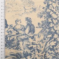 Dieser hochwertige Halbpanama-Dekostoff mit klassischem „Toile de Jouy“-Motiv in Natur und Blau besticht durch seine feste, griffige Haptik bei 1,40 m Breite und ist die ideale Wahl für stilvolle Landhaus-Dekorationen, hochwertige Vorhänge oder strapazierf