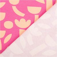 Hochwertiger Bio Baumwolljersey mit modernem Blumendesign von Jennifer Bouron in leuchtendem Fuchsia und Apricot besticht durch seine elastische Qualität bei 1,48 m Breite und ist ideal für sommerliche Shirts, Kleider oder stylische Kinderbekleidung geeign
