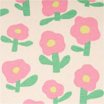 Hochwertiger Bio Rippjersey mit verspieltem Blumendesign von Jennifer Bouron in Natur und Pink besticht durch seine elastische Rippstruktur bei 1,2 m Breite und eignet sich ideal für bequeme Babybekleidung - Nahaufnahme