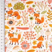 Dieser hochwertige Baumwollstoff mit niedlichen Füchsen und bunten Blumen auf weißem Grund besticht durch seine weiche Qualität bei 1,40 m Breite. Ideal für Kinderbekleidung, Accessoires oder fröhliche Dekorationen - mit Massband