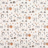 Hochwertiger Baumwollstoff mit niedlichem Igel-Motiv in klassischem Weiß und Schwarz sowie herbstlichen Akzenten besticht durch seine weiche, hautfreundliche Qualität bei 1,40 m Breite und ist die ideale Wahl für liebevolle Kinderprojekte, Accessoires oder