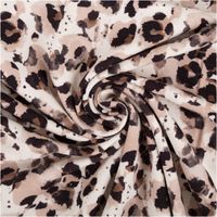 94254-Bio-Jersey-Stoff-Bio-Baumwolljersey-Leo-beige-1-50m-Breite-IMG-0256-2.jpg Nachhaltiger Bio Baumwolljersey mit wildem Leopardenmuster in Beige und Schwarz besticht durch seine elastische Qualität bei 1,50 m Breite und ist ideal für bequeme Shirts oder modische Leggings geeignet - kunstvoll eingedreht in Falten