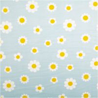 94266-Nicki-Stoff-Blumen-hellblau-weiss-1-45m-Breite-IMG-1358.jpg Weicher Nicki-Stoff in hellem Blau präsentiert ein harmonisches Muster aus weißen Gänseblümchen mit gelben Akzenten. Das Textil überzeugt durch seine samtige Haptik sowie eine großzügige Breite von 1,45 Metern für kreative Nähprojekte - Vollansicht