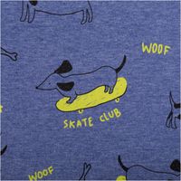 Blauer melierter Baumwolljersey mit Allover-Print skatender Dackel, neongelben Schriftzügen „Woof" und „Skate Club" sowie Knochen-Motiven, 1,48 m breit - Nahaufnahme