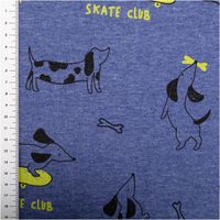 94335-Jersey-Stoff-Baumwolljersey-Dackel-Skateboard-blau-neongelb-1-48-m-Breite-IMG-0846.jpg Blauer melierter Baumwolljersey mit Allover-Print skatender Dackel, neongelben Schriftzügen „Woof" und „Skate Club" sowie Knochen-Motiven, 1,48 m breit - mit Massband