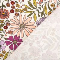 94337-Jersey-Stoff-Baumwolljersey-Blumen-ecru-gruen-lila-rosa-1-48-m-Breite-IMG-0896.jpg Ecru-farbener Baumwolljersey mit üppigem Retro-Blumenprint in Rosa, Lila, Rot und Gelb mit olivgrünen Blättern im 70er-Jahre-Stil, 1,48 m breit - mit Rueckseite