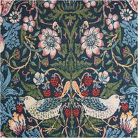 94360-Gobelin-Stoff-Dekostoff-Birds-Voegel-Blumen-dunkelblau-bunt-1-50m-Breite-IMG-1039.jpg Dunkelblauer Gobelin-Dekostoff mit fein gewebtem Naturmotiv eines weißen Vogels zwischen Erdbeeren, Tulpen und Blättern in Rot, Grün und Orange im Arts-and-Crafts-Stil, 1,50 m breit - Vollansicht