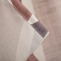 Blickdichter Schlaufenbandschal (140x245 cm) mit abstraktem Blättermuster in Lila, Grau und Weiß. Der Vorhang bietet Sichtschutz und setzt mit seinem modernen Design elegante Akzente in jedem Wohnraum - Ecke umgedreht