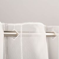 94391-Scheibengardinen-Meterware-naehfrei-Voile-Stickerei-Abstrakt-wollweiss-100cm-Hoehe-IMG-0715.jpg Nähfreie Scheibengardine aus wollweißem Voile mit abstrakter Stickerei. Die 100 cm hohe Meterware besticht durch eine moderne Optik und lässt sich dank der praktischen Stangenlöcher einfach und ohne Säumen dekorieren - Detailaufnahme