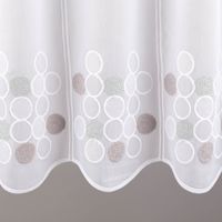 Elegante Meterware aus weißem Voile mit grüner und grauer Kreis-Stickerei veredelt jedes Fenster. Die nähfreie Scheibengardine besitzt eine Höhe von 45 cm und kann ganz einfach individuell zugeschnitten werden - Detailaufnahme