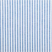 Hochwertiger, garngefärbter Baumwoll-Popeline zeigt ein klassisches Muster aus vertikalen, drei Millimeter breiten Streifen in Himmelblau und Weiß. Die feine Webstruktur des 1,44 Meter breiten Stoffes wirkt gleichmäßig und besonders präzise - Nahaufnahme