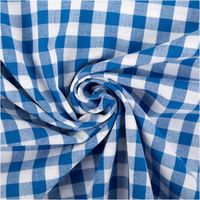 94421-Baumwollstoff-Popeline-Yarn-Dyed-garngefaerbt-Vichy-Karos-himmelblau-weiss-1-44m-Breite-IMG-2094.jpg Dieser garngefärbte Baumwollstoff in Popeline-Qualität besticht durch seine klassischen, mittelgroßen Vichy-Karos in Himmelblau und Weiß, die bei einer Breite von 1,44 m eine frische und zeitlose Optik für hochwertige Nähprojekte bieten - kunstvoll eingedr