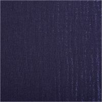 Luftiger Baumwoll-Musselin in Marineblau besticht durch dezent eingewebte Glitzerpartikel. Die charakteristische Struktur des 1,36 Meter breiten Stoffes verleiht kreativen Nähprojekten eine edle sowie verspielte Optik ohne künstliche Details - Nahaufnahme