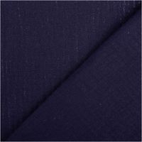 94438-Musselin-Stoff-Baumwolle-Glitzer-Marineblau-1-36m-Breite-IMG-2209.jpg Luftiger Baumwoll-Musselin in Marineblau besticht durch dezent eingewebte Glitzerpartikel. Die charakteristische Struktur des 1,36 Meter breiten Stoffes verleiht kreativen Nähprojekten eine edle sowie verspielte Optik ohne künstliche Details - mit Ruecksei